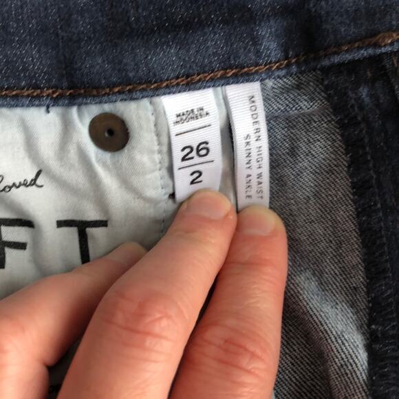 LOFT Skinny Blue Jeans, Size 2 - Picture 3 of 5